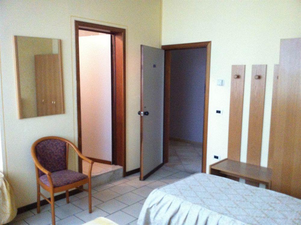 Hotel Cristallo Barga Fornaci di Barga Dış mekan fotoğraf