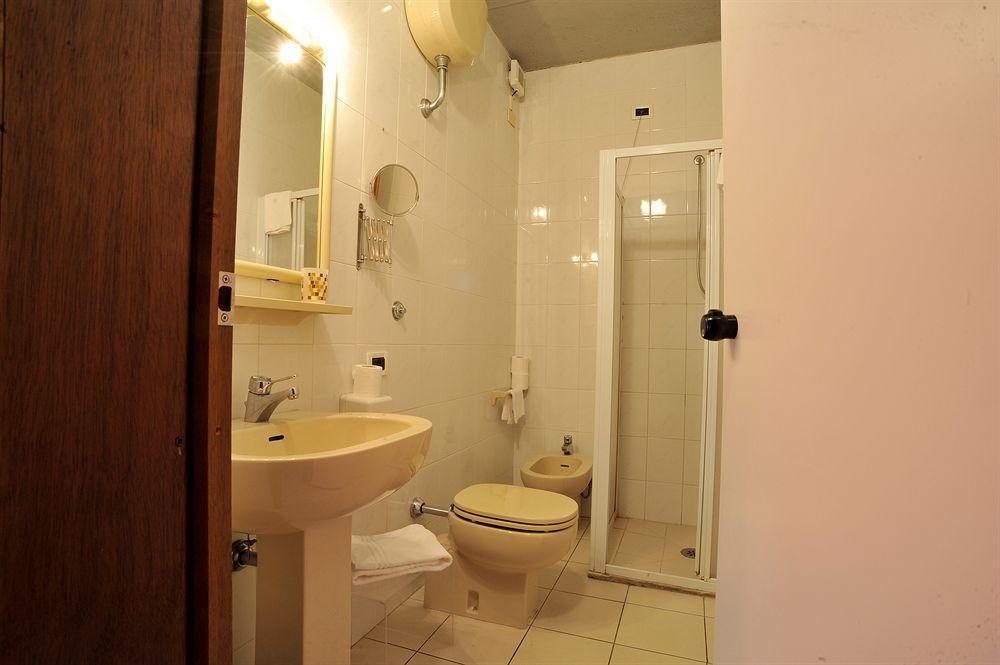 Hotel Cristallo Barga Fornaci di Barga Dış mekan fotoğraf