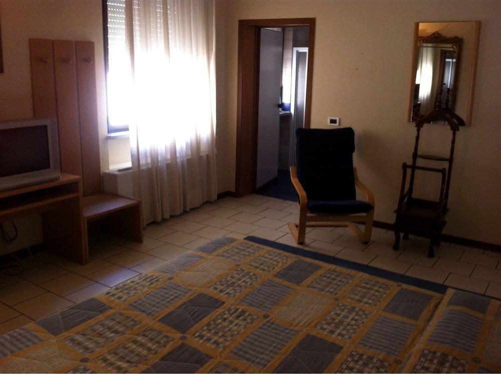 Hotel Cristallo Barga Fornaci di Barga Dış mekan fotoğraf