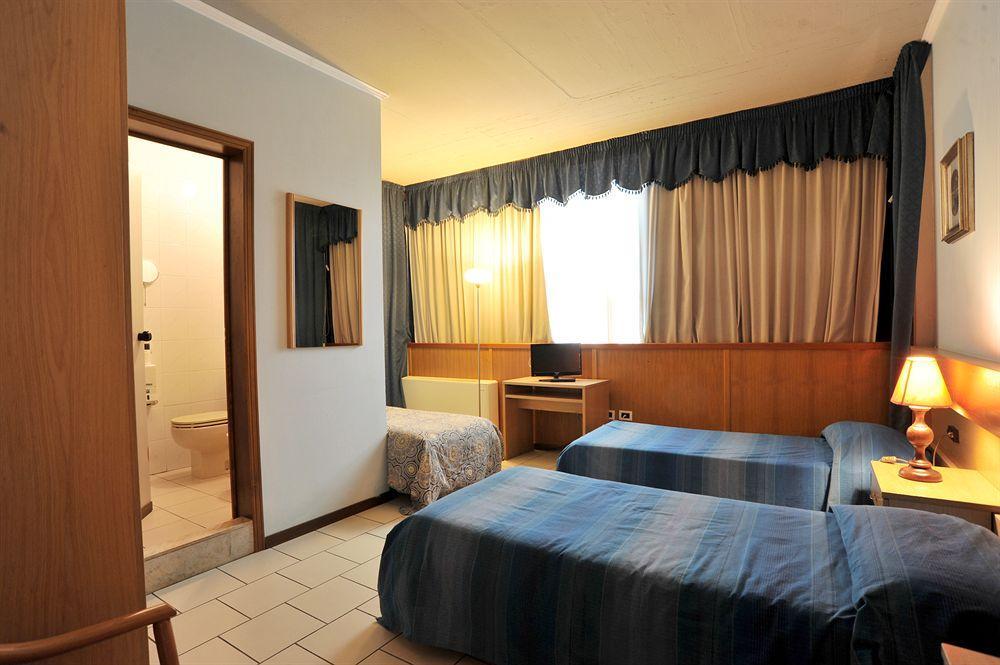 Hotel Cristallo Barga Fornaci di Barga Dış mekan fotoğraf