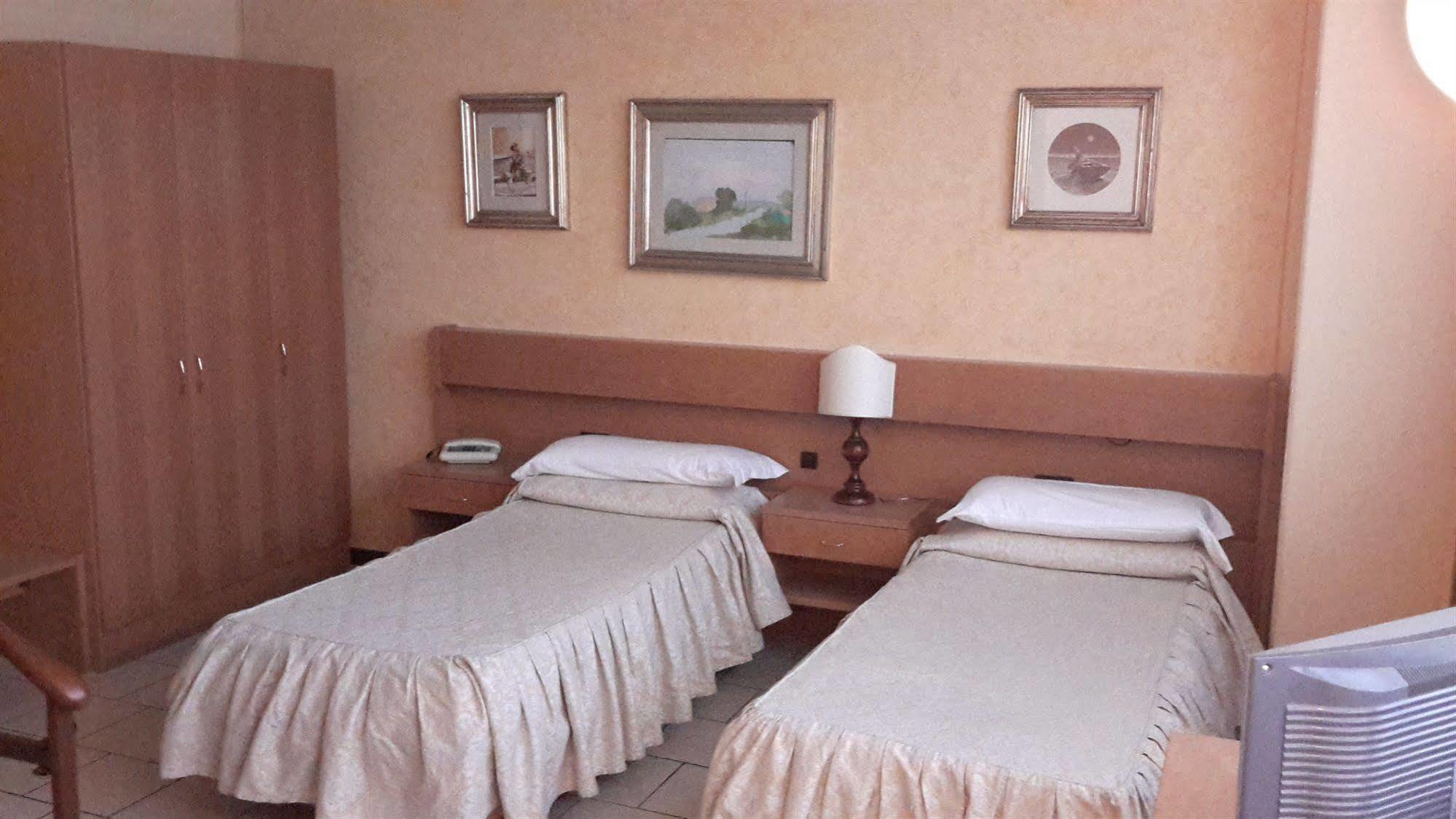 Hotel Cristallo Barga Fornaci di Barga Dış mekan fotoğraf