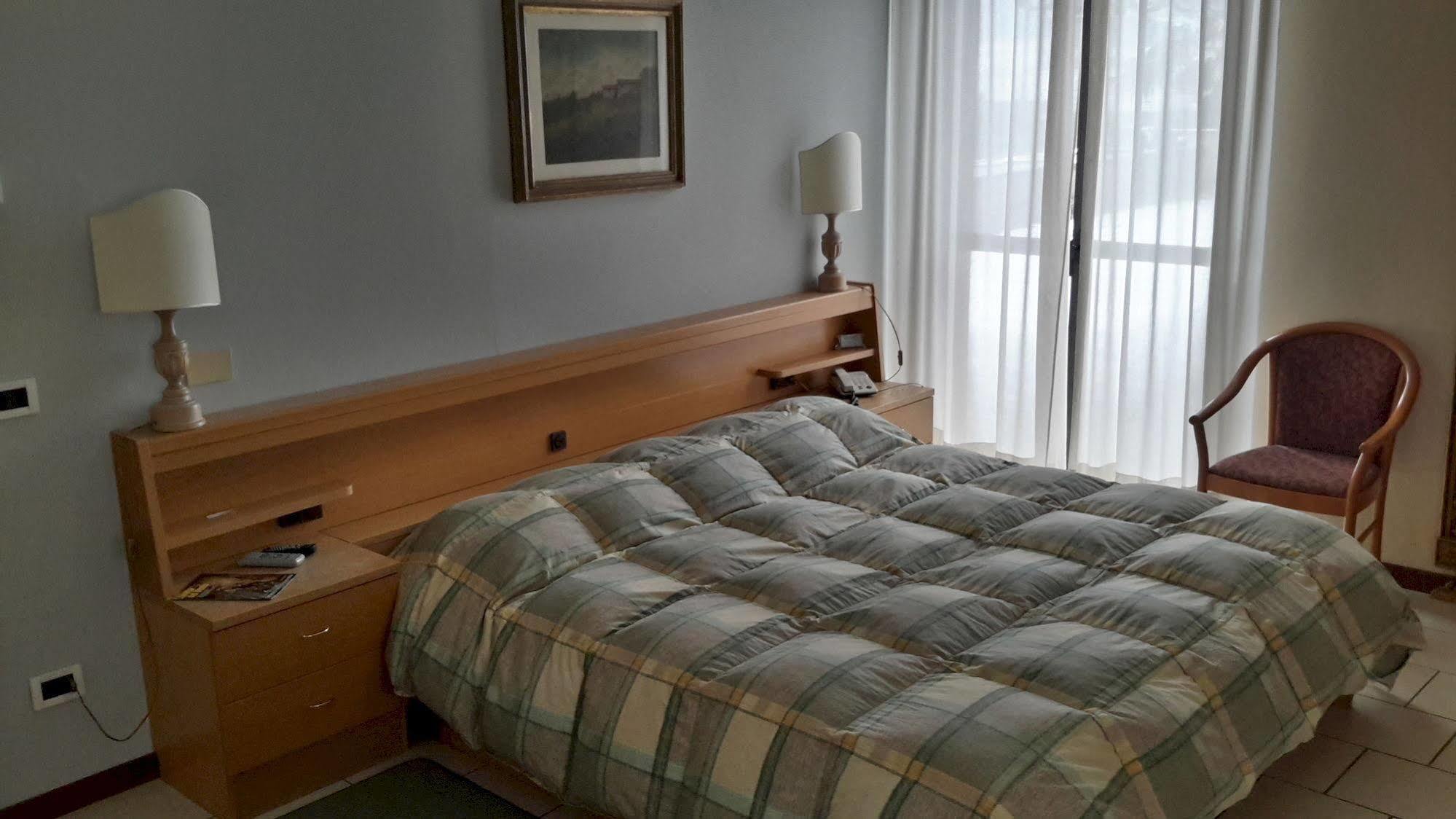 Hotel Cristallo Barga Fornaci di Barga Dış mekan fotoğraf