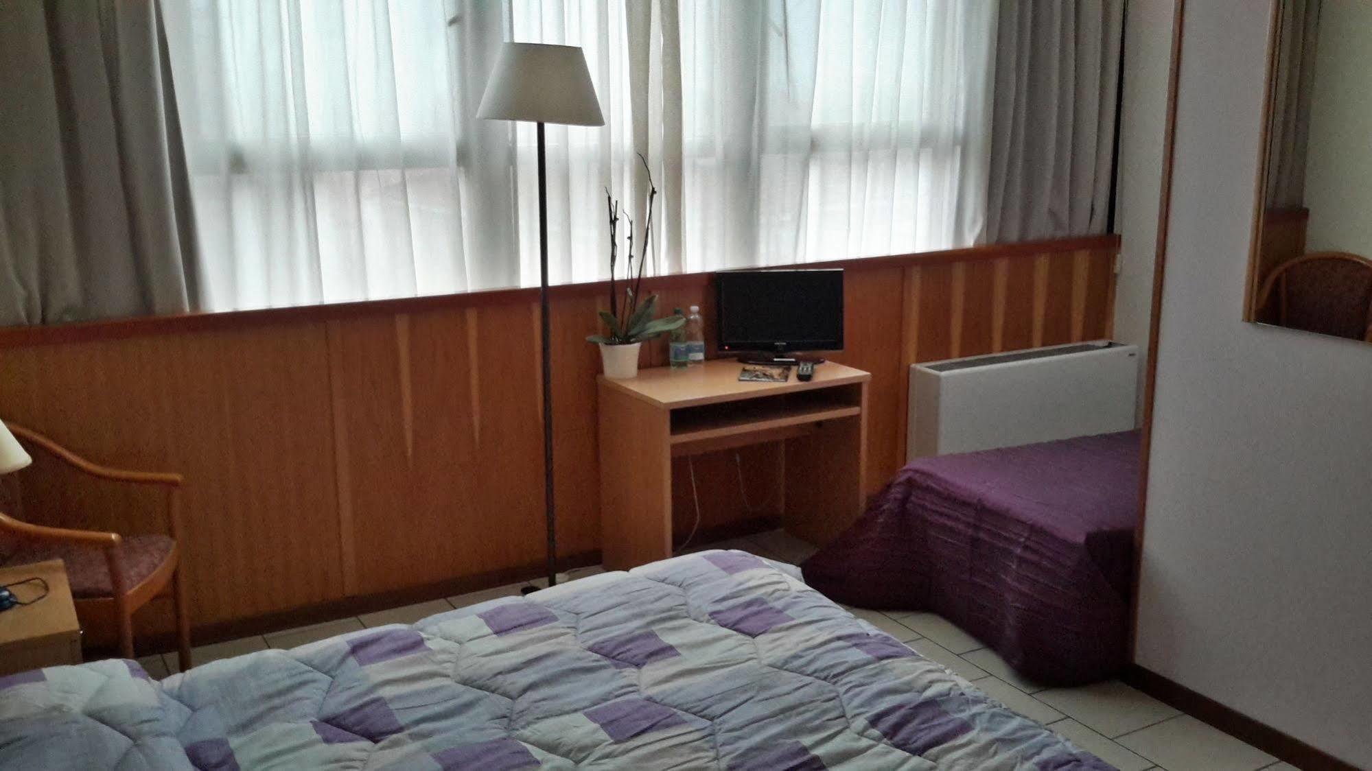 Hotel Cristallo Barga Fornaci di Barga Dış mekan fotoğraf